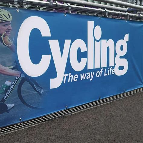 WALL BANNER